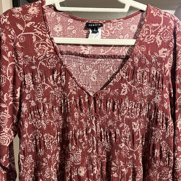 Torrid Floral Rose Table Boho Gauze Smocked VNeck Top Torrid Size 0 / Large - Picture 4 of 12